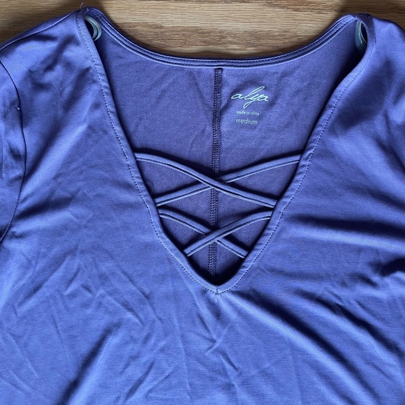 Francesca’s Alya Bell Sleeve Dress Brand New With Tags - Picture 6 of 6